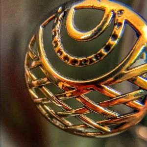 Necklace and earrings set by Paparazzi